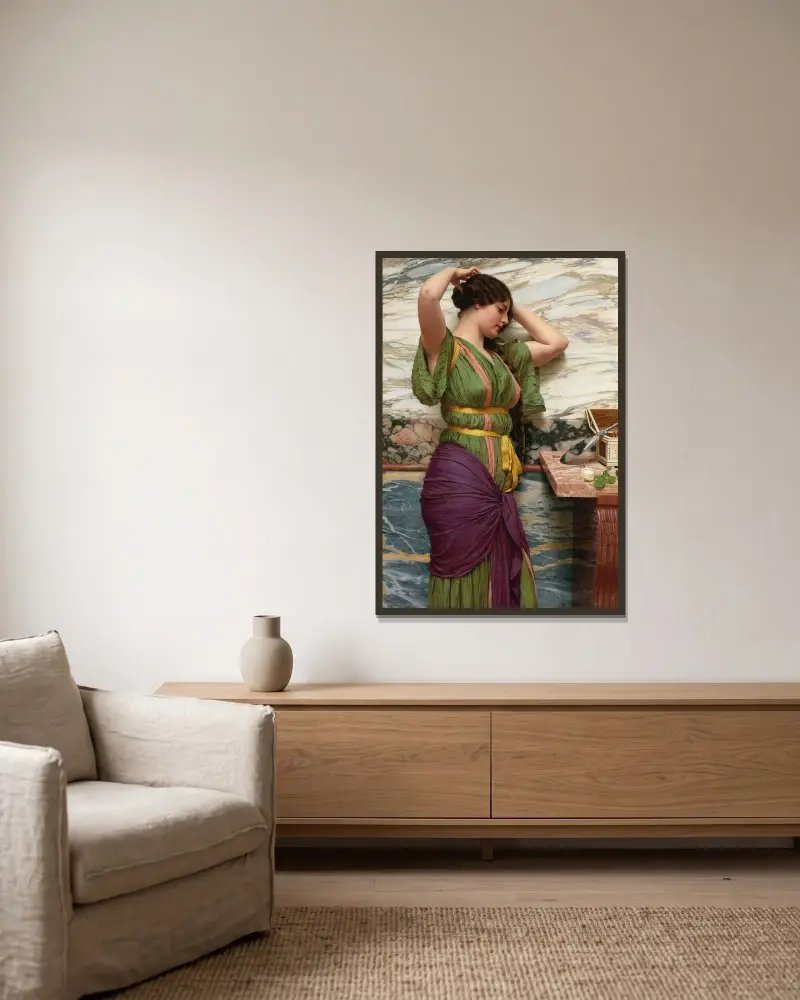 En vacker spegelbild av John William Godward inramad på en vägg