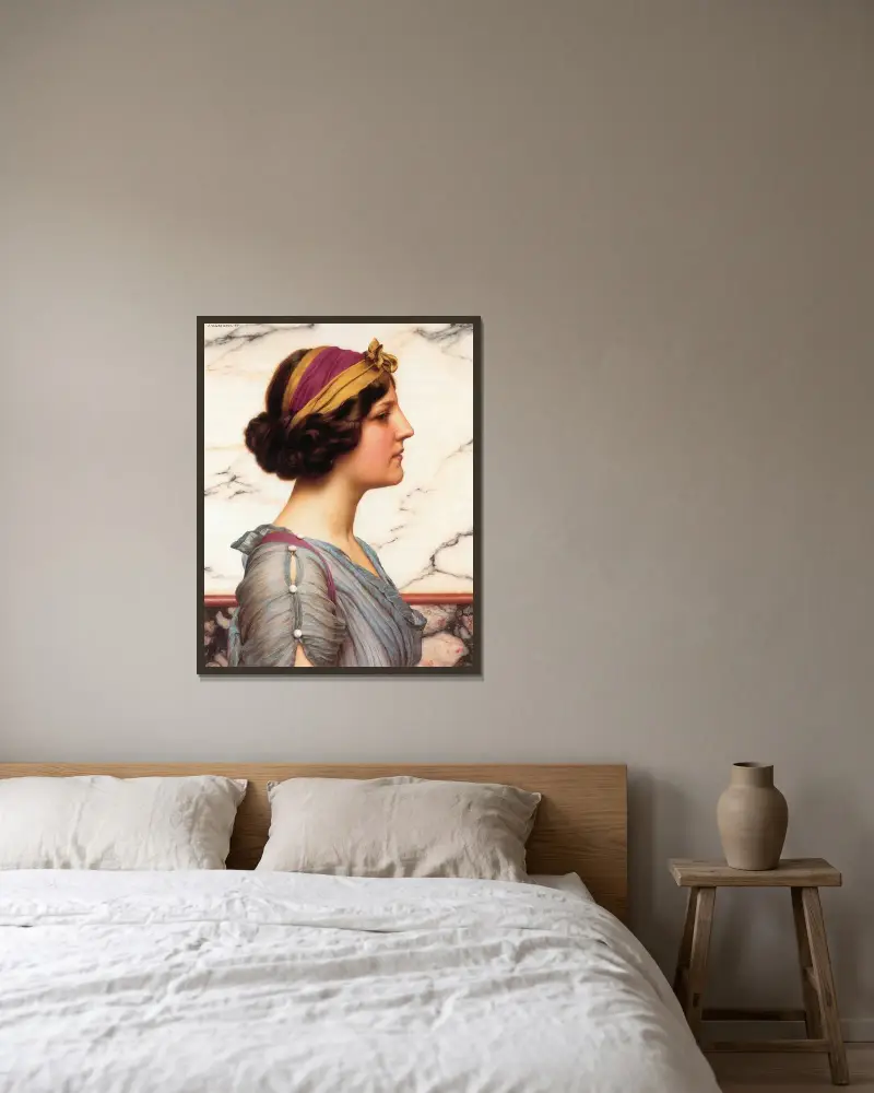 Megilla av John William Godward inramad på en vägg
