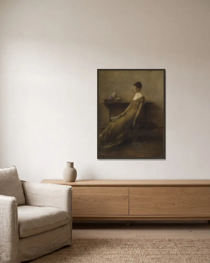 Dáma ve zlatém, Thomas Wilmer Dewing v rámu na stěně