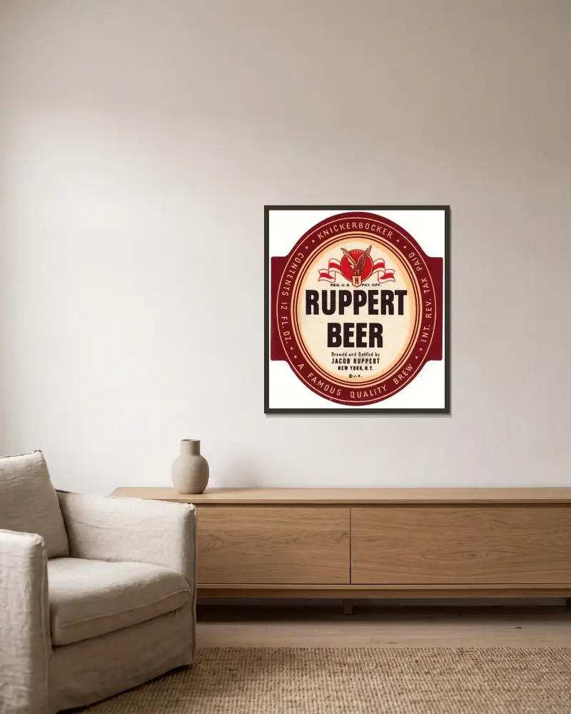 Ruppert Beer Label av Winold Reiss inramad på en vägg
