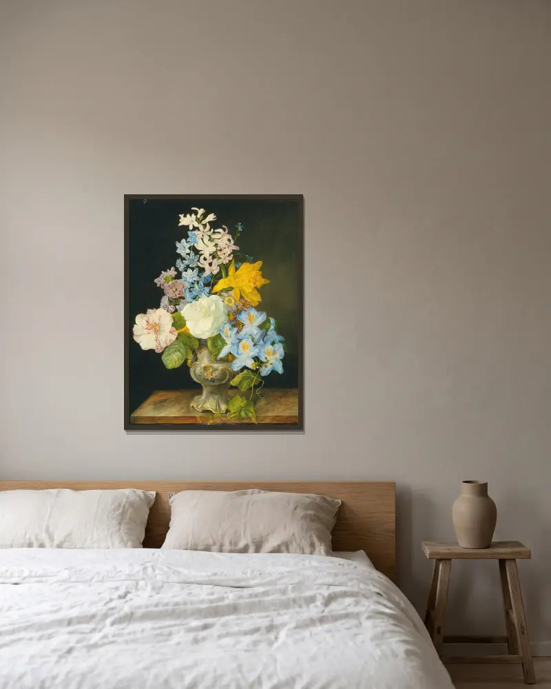 Blomsterbukett i porslinsvas av Franz Xaver Petter inramad på en vägg