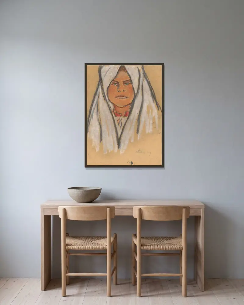 Flickhuvud i vit scarf av Zolo Palugyay inramad på en vägg