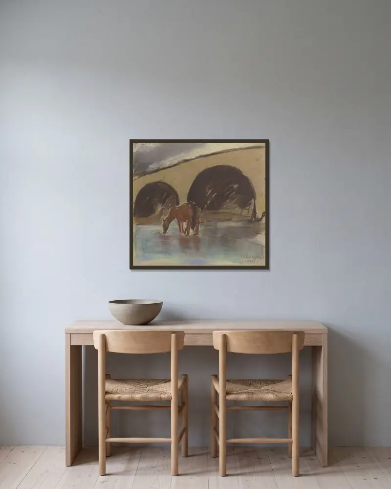 Vattning (Häst som dricker vid en flod under en valvbro) av Zolo Palugyay inramad på en vägg