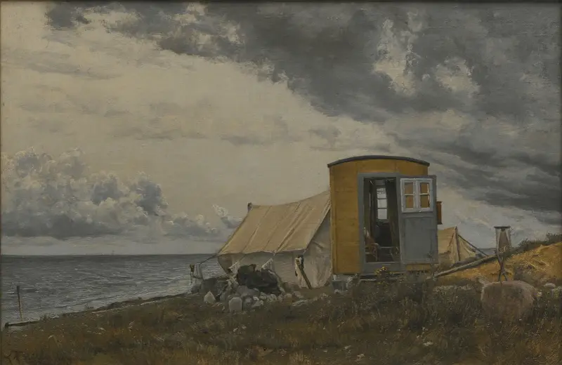 Vy över en strand med konstnärens vagn och tält på Enö av Laurits Andersen Ring