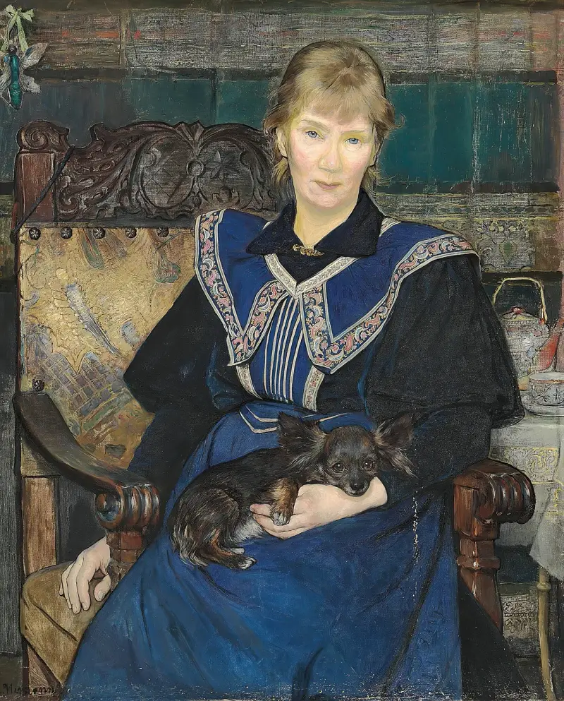 Kvinde i blå kjole med en lille hund i skødet av Bertha Wegmann