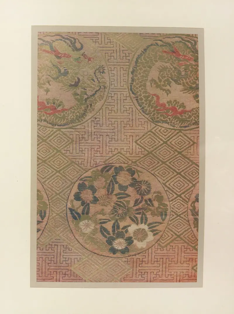 Dragon et fleurs sur fond géométrique av Maurice Pillard Verneuil