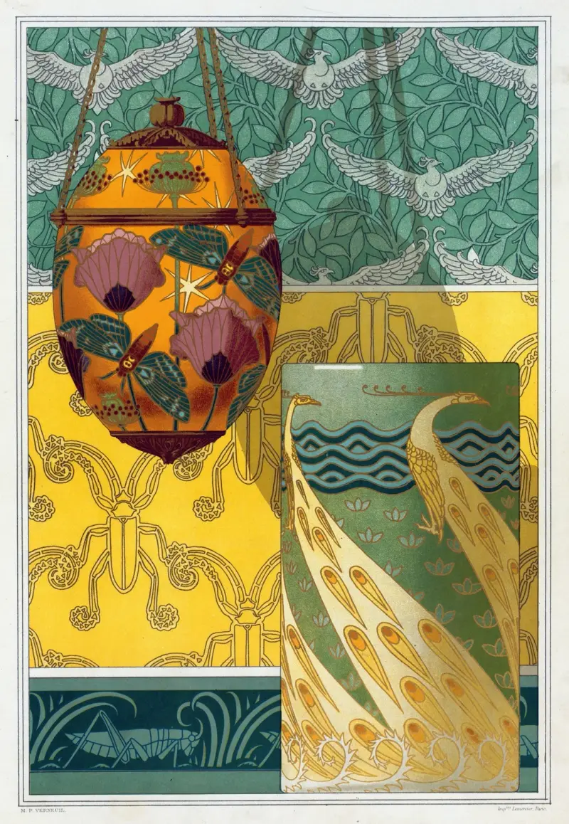 Papillons et pavots, veilleuse émaux translucides. Paons, vase émaux cloisonnés. av Maurice Pillard Verneuil