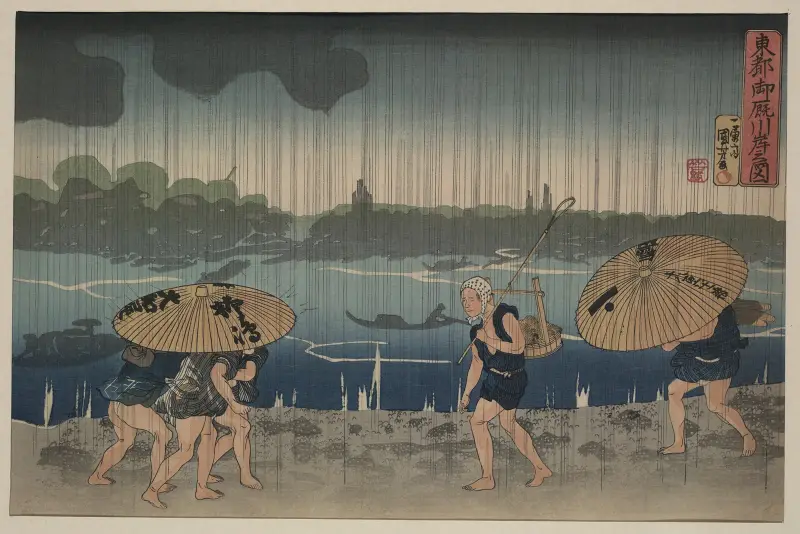 People walking beneath umbrellas along the seashore during a rainstorm av Utagawa Kuniyoshi