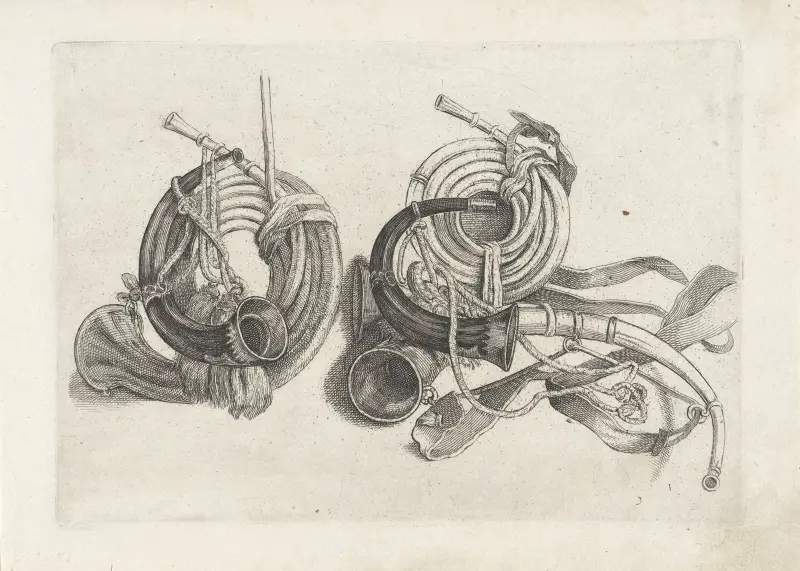 Fünf Jagdhörner unterschiedlicher Form mit Schnüren und Riemen, zwei links und drei rechts von Wenceslaus Hollar